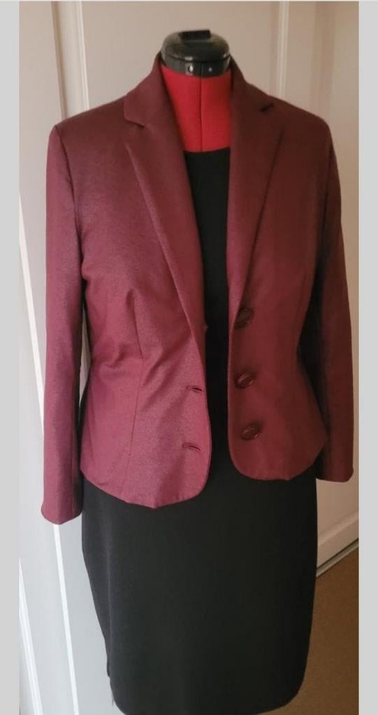 Mooie donkerrode lederlook blazer / jasje in maat 42., Maat 42/44 (L), Nieuw, Ophalen of Verzenden, Jasje