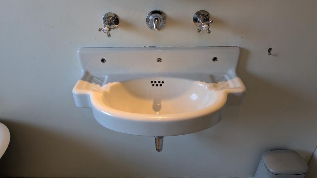 Leuke antieke nostalgische kranen en wastafel., Ophalen, Gebruikt, Chroom, Wastafel