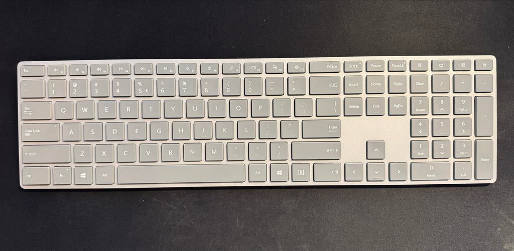 Microsoft Surface toetsenbord, Computers en Software, Toetsenborden, Multimediatoetsen, Ophalen of Verzenden, Zo goed als nieuw