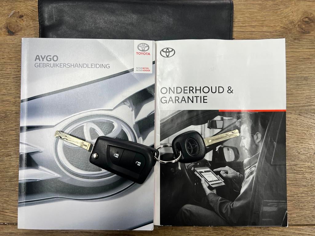 Toyota Aygo 1.0 VVT-i x-fun | Limiter | 1ste eigenaar | NAP, Voorwielaandrijving, Stof, Gebruikt, Euro 6