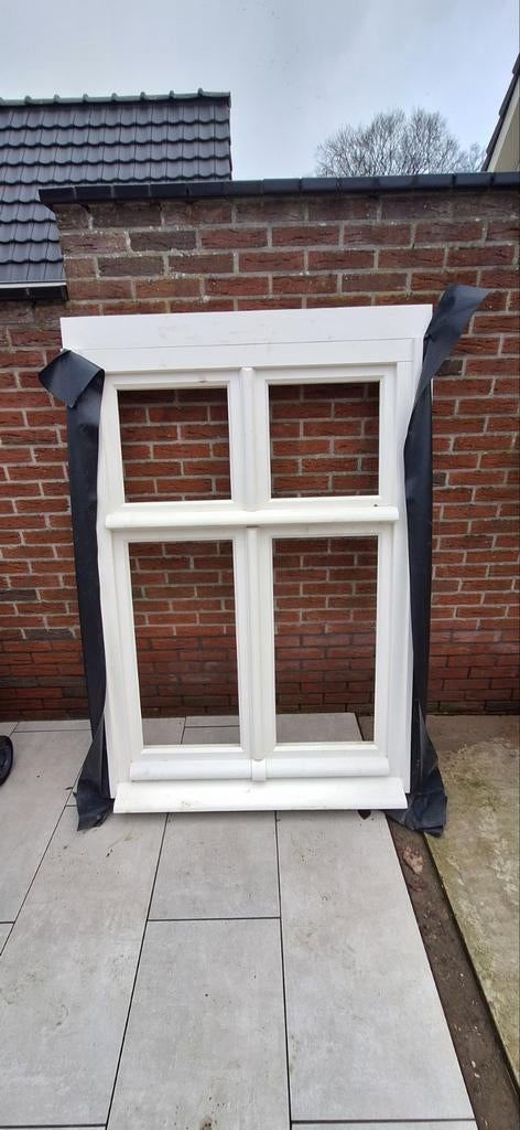 Raamkozijn, Doe-het-zelf en Verbouw, Kozijnen en Schuifpuien, Raamkozijn, Zo goed als nieuw, 150 tot 225 cm, Inclusief glas