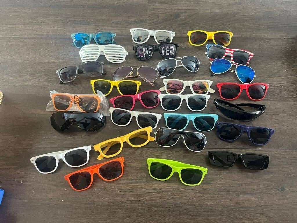 Partij zonnebrillen van 27 stuks, Sieraden, Tassen en Uiterlijk, Zonnebrillen en Brillen | Heren, Overige merken, Zonnebril, Overige kleuren