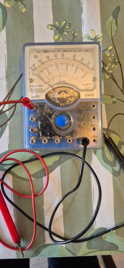 Klassieke analoge multimeters, nog goed werkend, Antiek en Kunst, Antiek | Gereedschap en Instrumenten, Ophalen of Verzenden