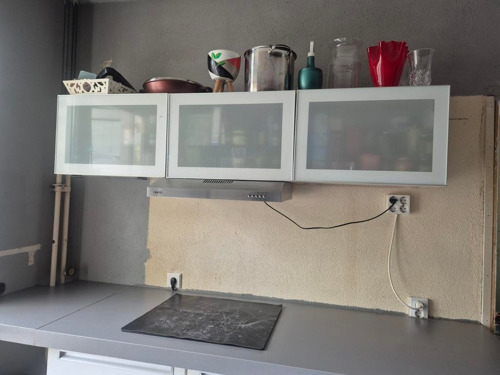 Witte bovenkasten keuken, Huis en Inrichting, Keuken | Keukenelementen, Ophalen