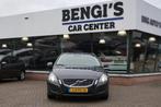 Volvo V60 2.0 D4 R-Design 2e EIG_LED_XENON_PDC V+A_DOH_LMV., Euro 5, Gebruikt, 1984 cc, Leder en Stof