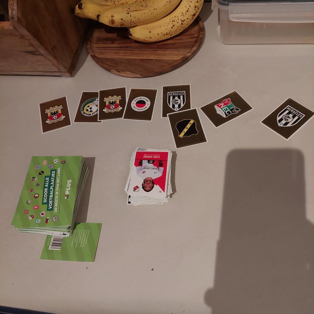 Hele stapel voetbal plaatjes, Ophalen of Verzenden, Winkel, Super of Benzinepomp, Volle spaarkaart
