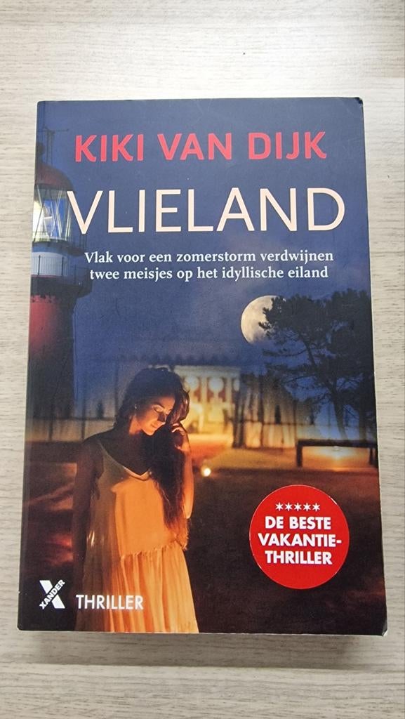 Kiki van Dijk - Vlieland thriller, Boeken, Ophalen of Verzenden, Gelezen, Nederland