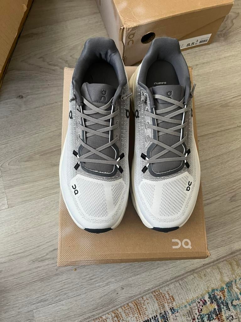 On cloud tilt, Ophalen of Verzenden, Zo goed als nieuw, Overige kleuren