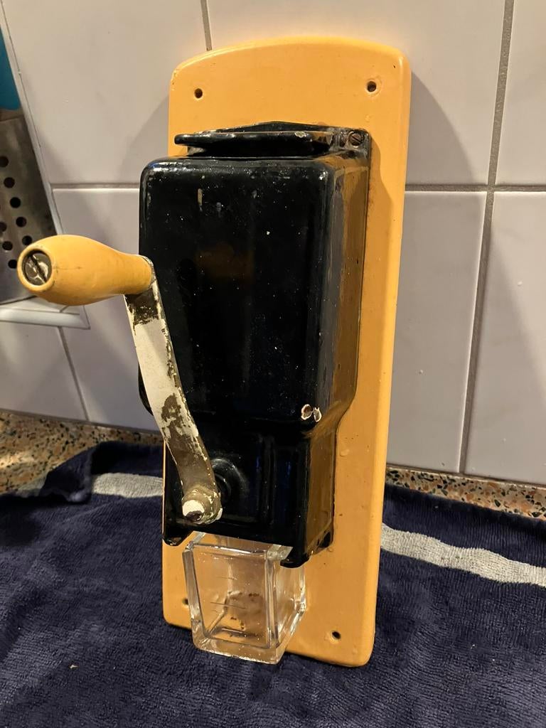 Oude koffiemolen, Ophalen, Minder dan 50 cm, Gebruikt, Zwart