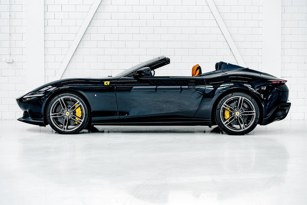 Ferrari Roma Spider 3.9 V8 *Blu Pozzi* | Passenger Display |, Auto's, Ferrari, Automaat, Overige kleuren, Cabriolet, 4 stoelen