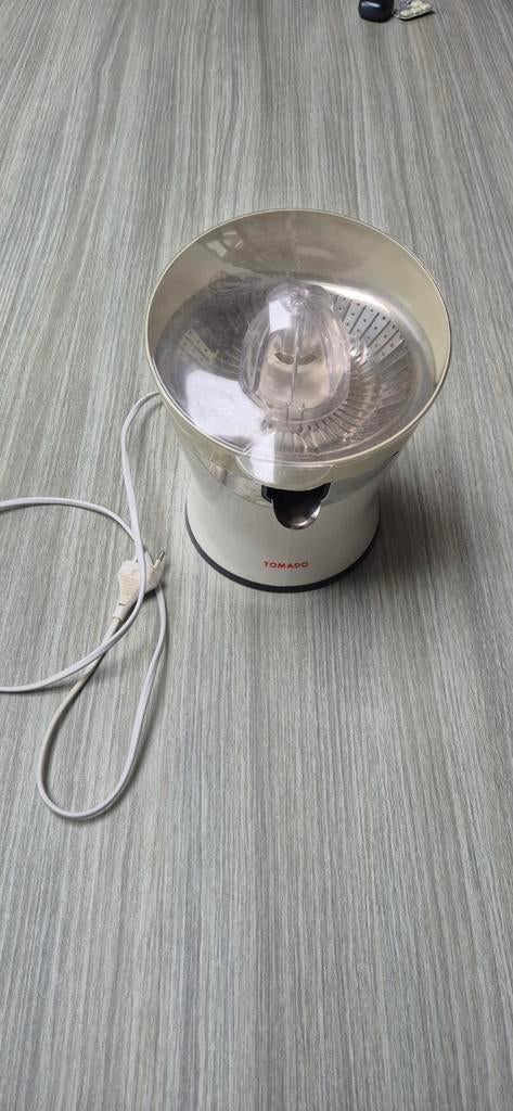 Tomado elektrische sinaasappel pers, Ophalen of Verzenden, Zo goed als nieuw