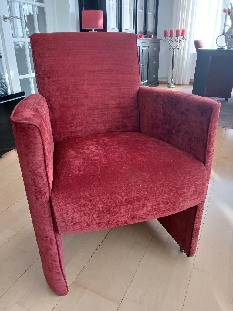 4 eetkamer stoelen op wieltjes (wijnrood), Huis en Inrichting, Ophalen, Zo goed als nieuw, Vier, Stof