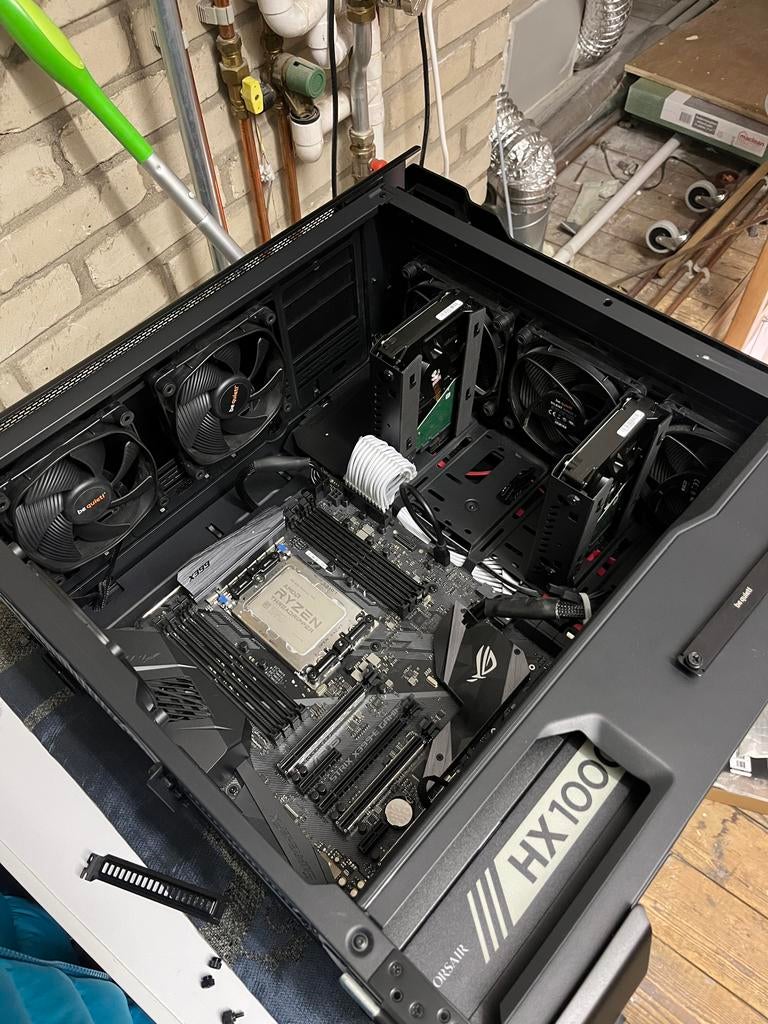 Moederbord - Asus ROG Strix X399-E Gaming, Computers en Software, Moederborden, Ophalen of Verzenden, Gebruikt, AMD, DDR4