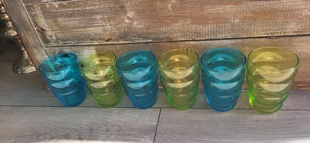 Set van 6 gekleurde glazen - blauw en groen, Glas of Glazen, Gebruikt, Ophalen of Verzenden, Glas