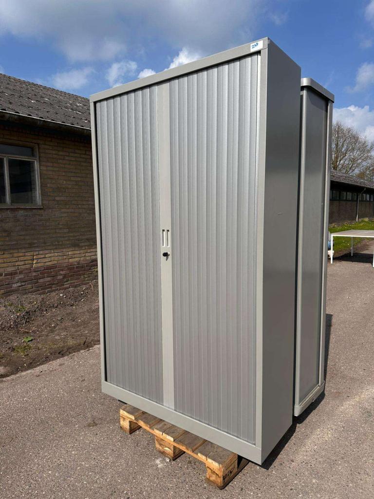 Nette roldeurkast kantoorkast archiefkast dossierkast, Gebruikt, 100 tot 150 cm, Niet ingevuld, Met slot