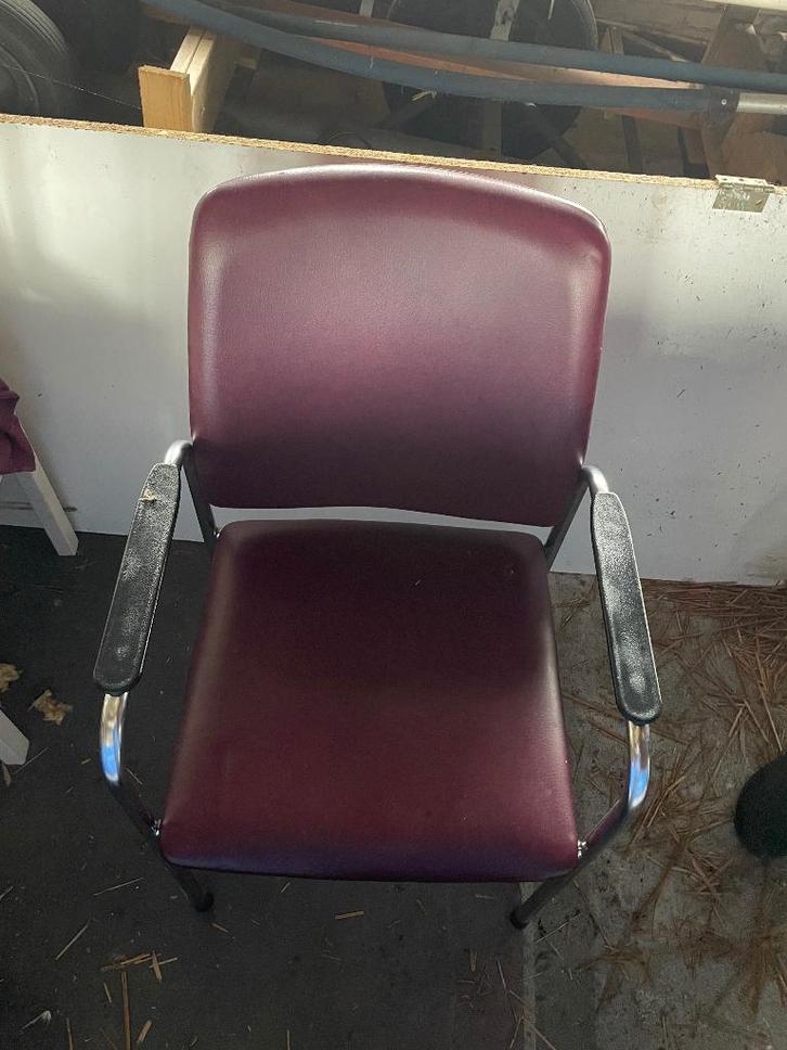 Rode leren stoel (zie beschrijving), Huis en Inrichting, Stoelen, Zo goed als nieuw, Eén, Leer, Metaal, Rood, Ophalen