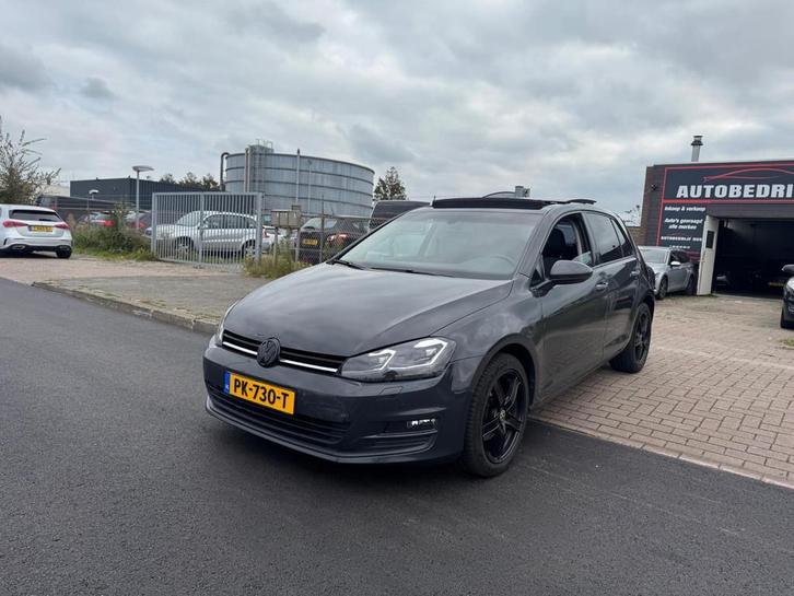 Volkswagen Golf 1.6 TDI DSG-AUTOMAAT PANORAMA, Auto's, Volkswagen, Bedrijf, Te koop, Golf, Diesel, Euro 5, A, Hatchback, Automaat