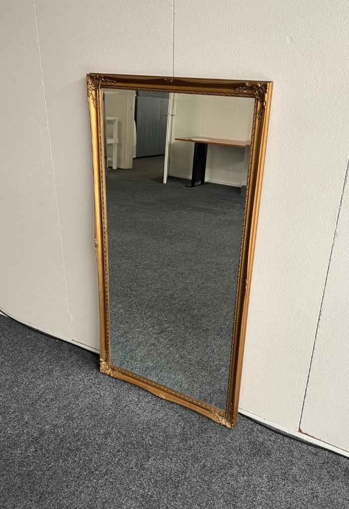 Grote klassieke wand spiegel met lijst facet geslepen 130x70, Antiek en Kunst, Ophalen, Rechthoekig, 50 tot 100 cm, 100 tot 150 cm