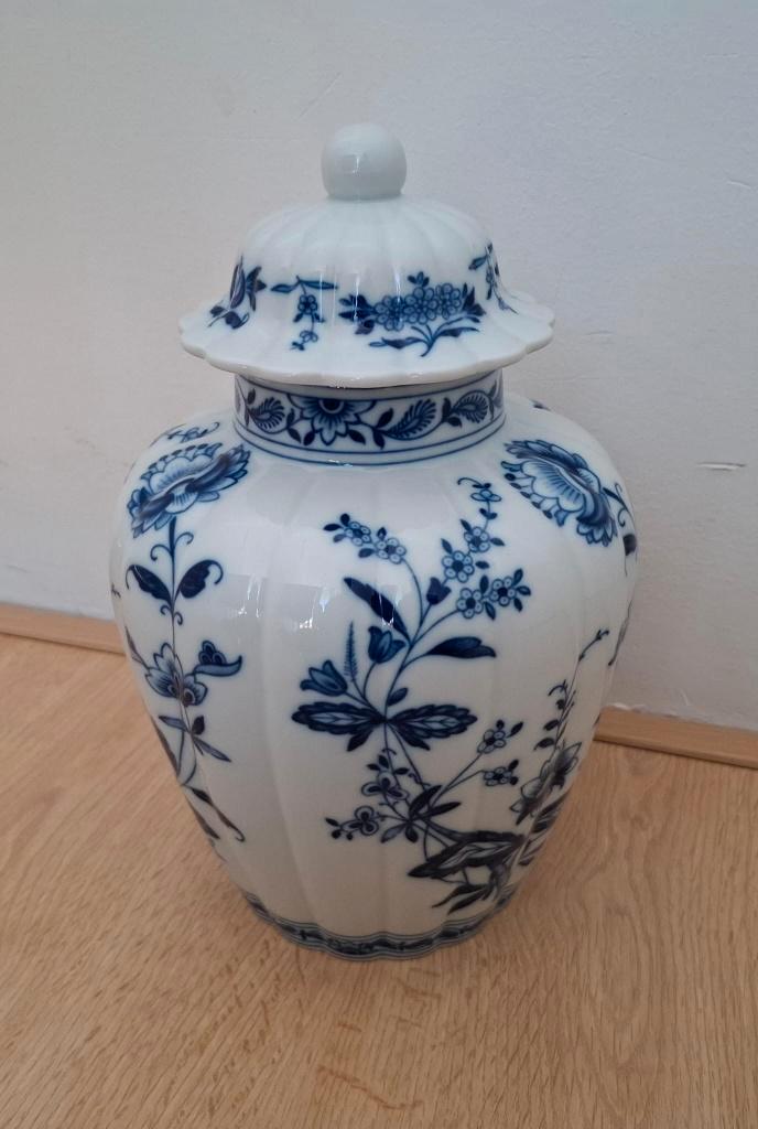 Porseleinen Vaas Vista Alegre Margão uit Portugal, Antiek en Kunst, Antiek | Porselein, Ophalen of Verzenden