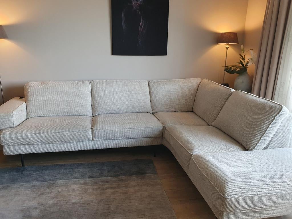 Montel hoekbank 2.5 jaar oud, lichte kleur, mt 2.85 x 2.35m, Huis en Inrichting, Banken | Bankstellen, Ophalen, Zo goed als nieuw