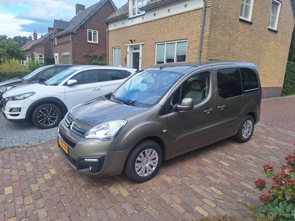 Citroën Berlingo 1.2 PureTech Feel (bj 2016), Auto's, Citroën, Bedrijf, Te koop, Berlingo, ABS, Airbags, Airconditioning, Alarm