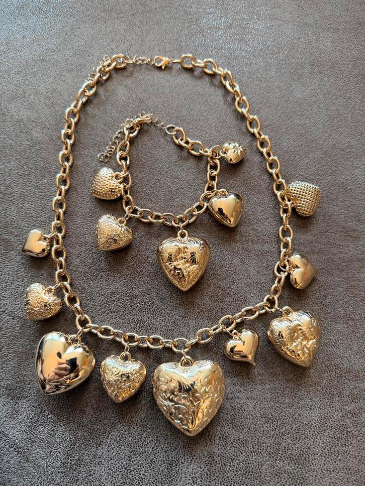 Goudkleurige ketting en armband set met vintage bloemen, Sieraden, Tassen en Uiterlijk, Kettingen, Nieuw, Overige materialen, Goud