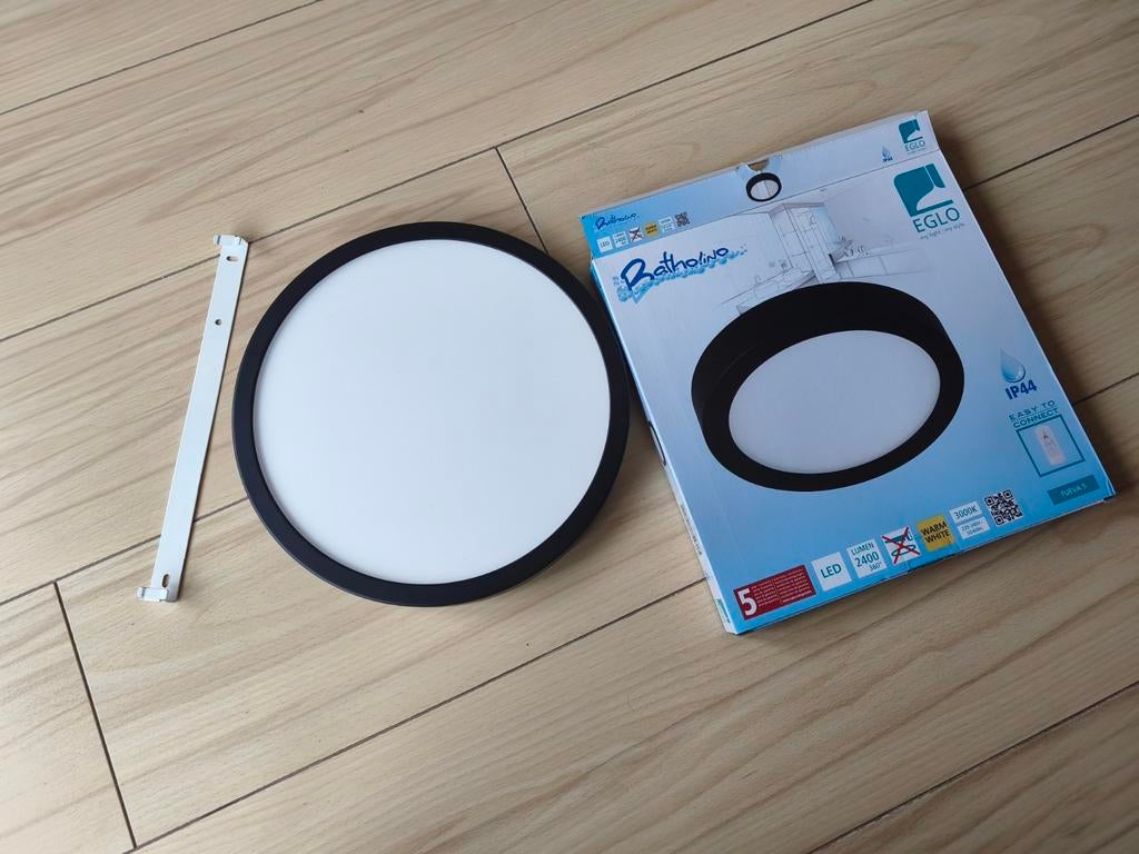 EGLO led lamp zwart geschikt voor badkamer plafonniere ZGAN, Ophalen, Minder dan 50 cm, Overige typen, Zo goed als nieuw