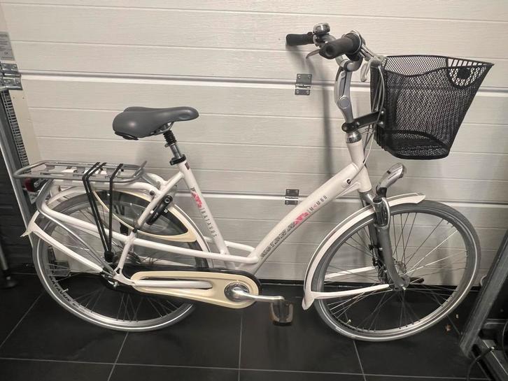 Mooie Batavus Mambo damesfiets/moederfiets 8 versn vering, Fietsen en Brommers, Fietsen | Dames | Damesfietsen, Zo goed als nieuw