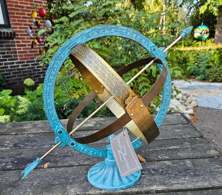 ZONNEWIJZER / 43 CM HOOG / brons / OPRUIMING, Tuin en Terras, Zonnewijzers, Nieuw, Ophalen of Verzenden