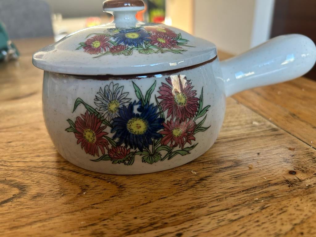 Vintage aardewerk potje met bloemen, Antiek en Kunst, Antiek | Keramiek en Aardewerk, Ophalen of Verzenden