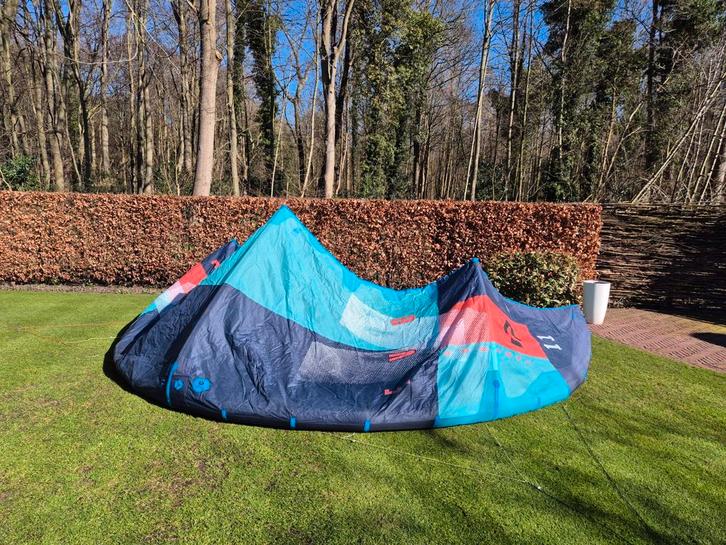 Duotone Evo 11 en 9m, Watersport en Boten, Kitesurfen, Gebruikt, Kite, 11 m², Geen board, Ophalen of Verzenden