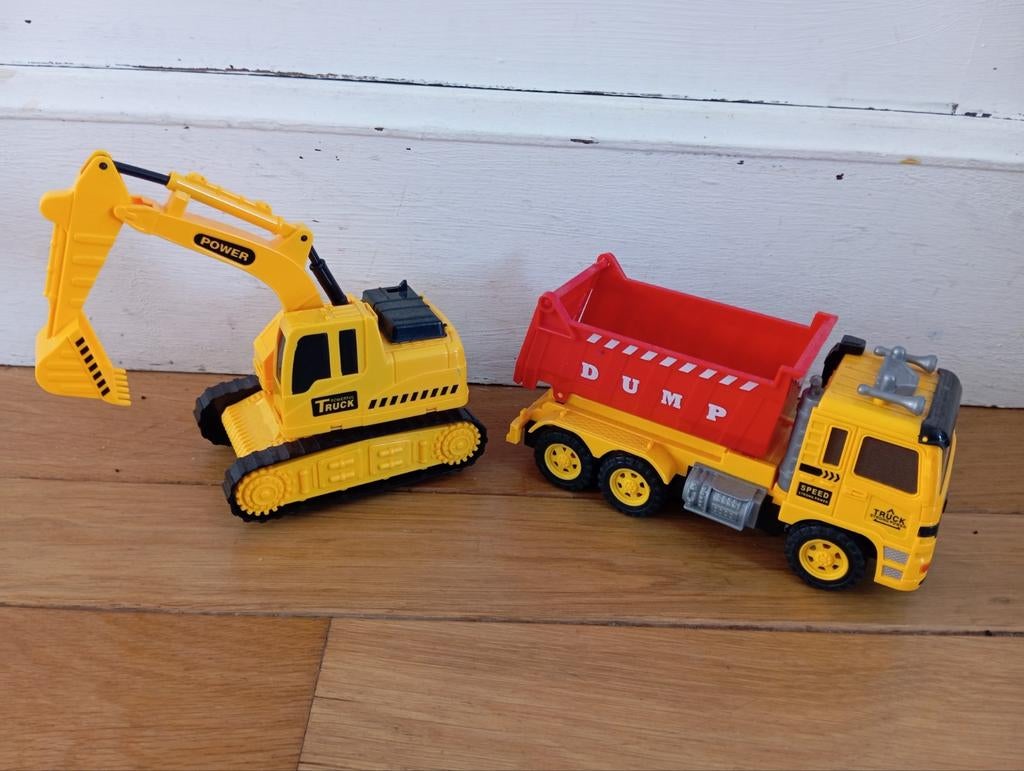 Kiepwagen en graafmachine van Toi Toys, Ophalen of Verzenden, Gebruikt