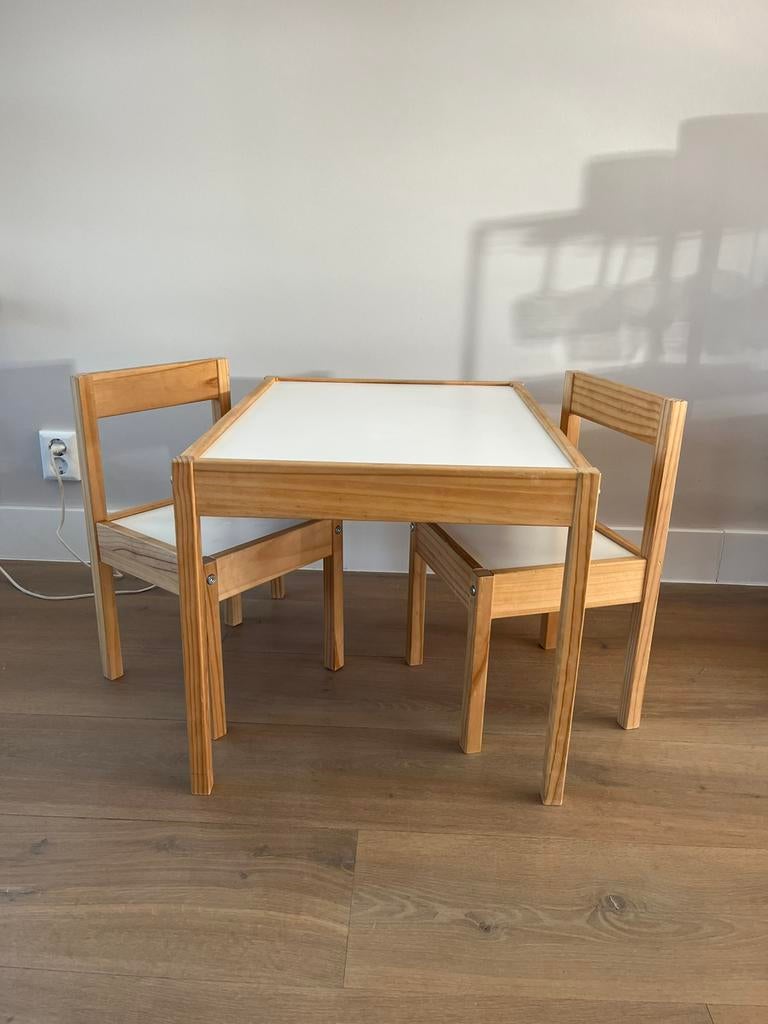 Ikea tafeltje en twee stoeltjes LÄTT, Kinderen en Baby's, Kinderkamer | Tafels en Stoelen, Ophalen, Zo goed als nieuw, Tafel(s) en Stoel(en)