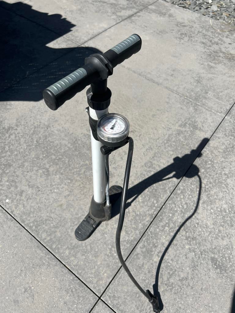 Fietspomp met drukmeter, Fietsen en Brommers, Ophalen of Verzenden, Drukmeter, Gebruikt