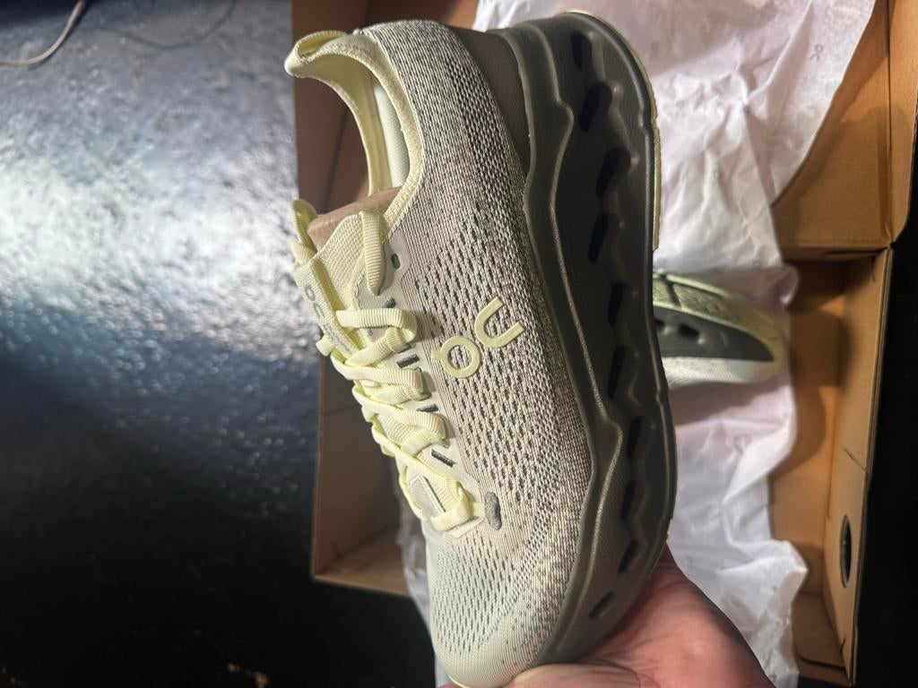 Oncloud Cloudsurfer Max Schoenen Maat 41 Seedling/Olive, Kleding | Heren, Schoenen, Ophalen of Verzenden, Nieuw, Overige kleuren