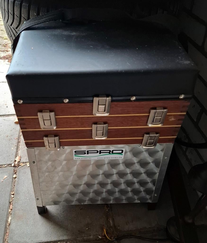 Viskist met zitje en 4 laden in zeer goede staat, Ophalen, Zo goed als nieuw, Overige typen