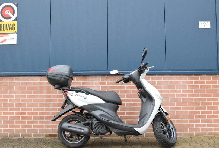 Yamaha Neo's 4T, Fietsen en Brommers, Scooters | Yamaha, Gebruikt, Neo's, Maximaal 45 km/u, Benzine, Ophalen