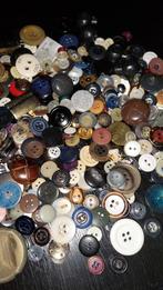 Diverse knopen, naalden en fournituren, Ophalen, Knoop of Knopen