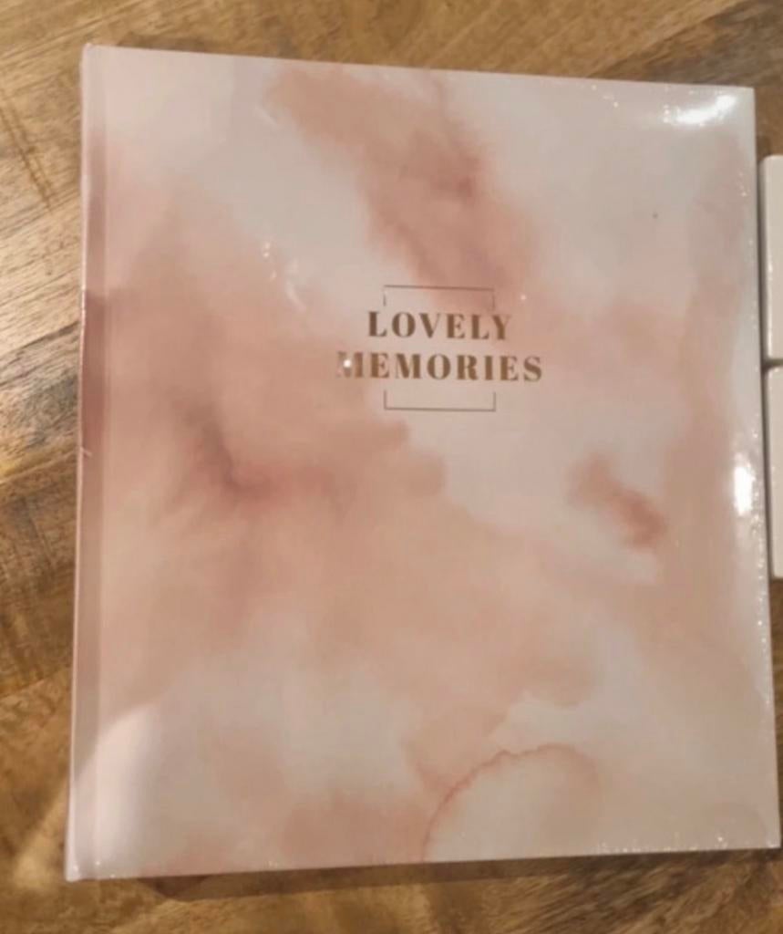 Nieuw HEMA fotoboek 'Lovely Memories' met prijskaartje, Ophalen of Verzenden, Nieuw, Fotoalbum