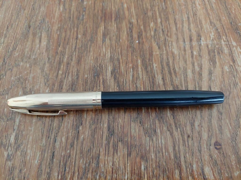 Vintage Sheaffer pen vulpen met 14k goud kroontje, Verzamelen, Pennenverzamelingen, Ophalen of Verzenden, Zo goed als nieuw, Vulpen