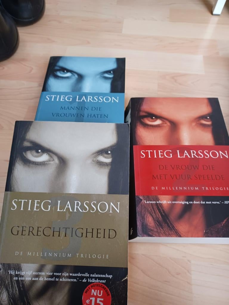 Millennium Trilogie Stieg Larsson - 3 Boeken, Ophalen of Verzenden, Gelezen, Stieg Larsson, Scandinavië