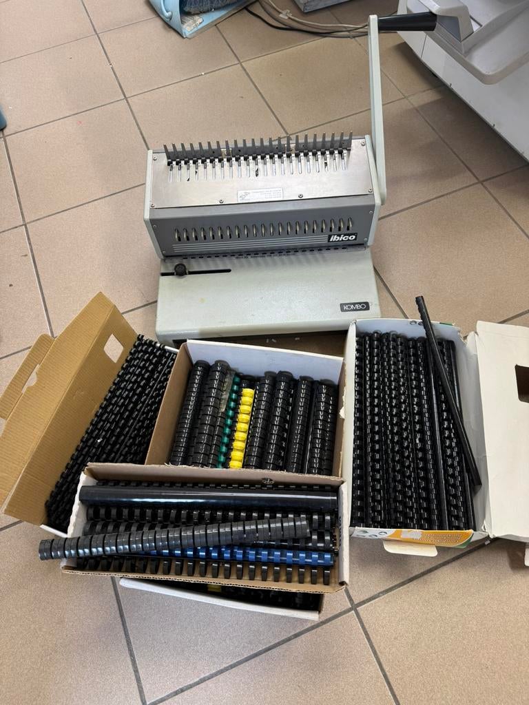 Ibico Kombo bingdingmachine met kambindruggen, Diversen, Ophalen of Verzenden, Zo goed als nieuw