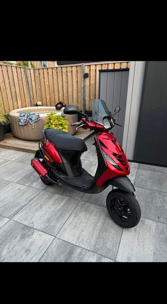 Gezocht Piaggio zip 172cc lc Nette -nieuw️, Fietsen en Brommers, Scooters | Piaggio, Ophalen, Zo goed als nieuw, Benzine, Zip