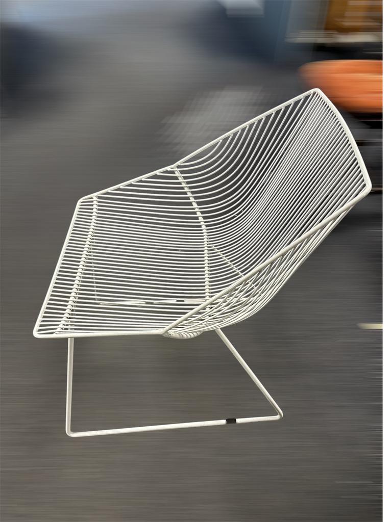 Design Bunny Lounge Chair By Bend Goods. Wit metaal, Ophalen, Zo goed als nieuw, Eén