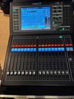 Yamaha QL1 digitale mengtafel met case en accessoires, Ophalen, Zo goed als nieuw, 20 kanalen of meer, Microfooningang