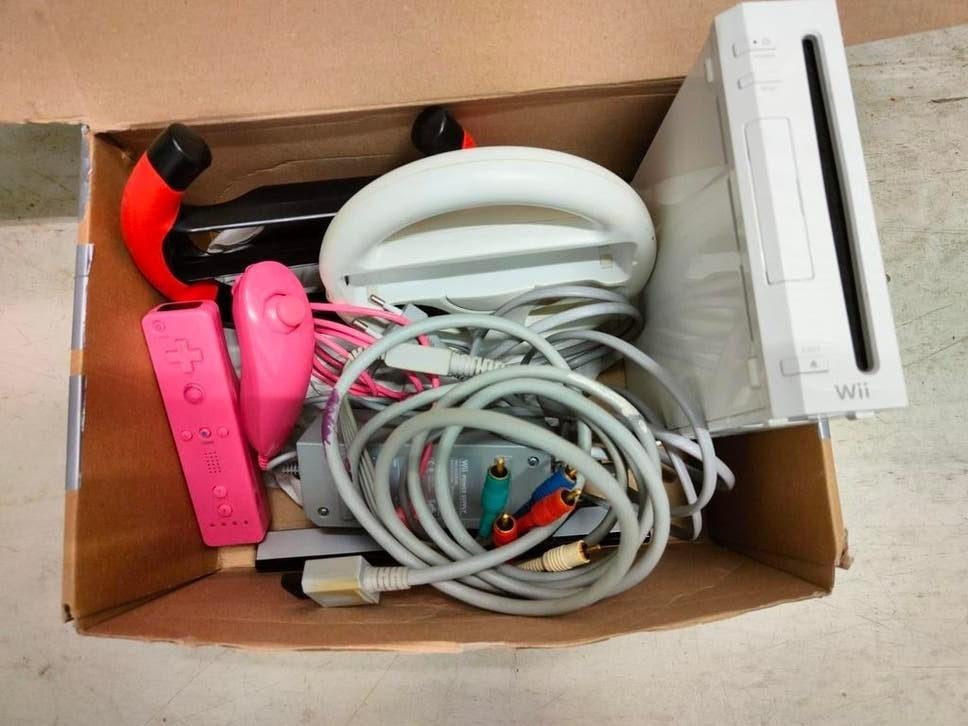 Nintendo Wii met 2 stuurtjes, controller en nunchunk, Ophalen, Zo goed als nieuw, Met 1 controller