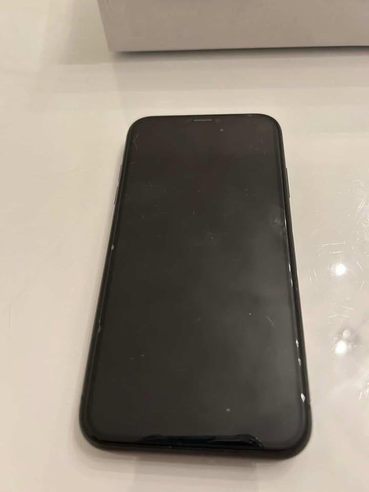 Iphone 11 128 GB, 128 GB, Zwart, Zo goed als nieuw, 84 %