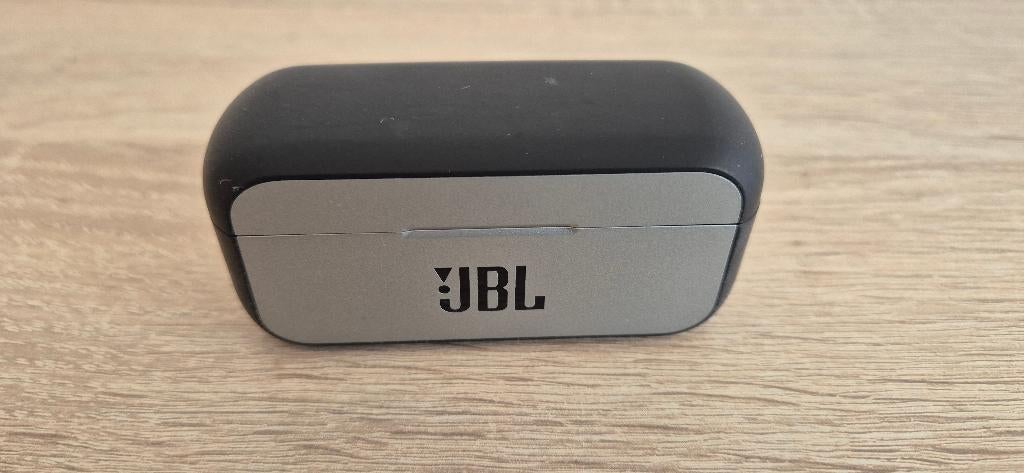 JBL Reflect Flow oplaadcase, Ophalen of Verzenden, Gebruikt