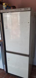 Koelkast 1.60m hoog - Werkt perfect. Met drie lagen vriesvak, Ophalen