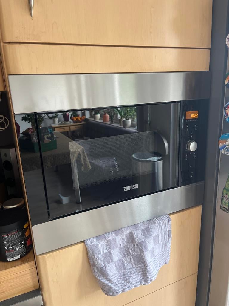 Zanussi Combimagnetron ZBM26542XA, Witgoed en Apparatuur, Magnetrons, Ophalen, Gebruikt, Inbouw